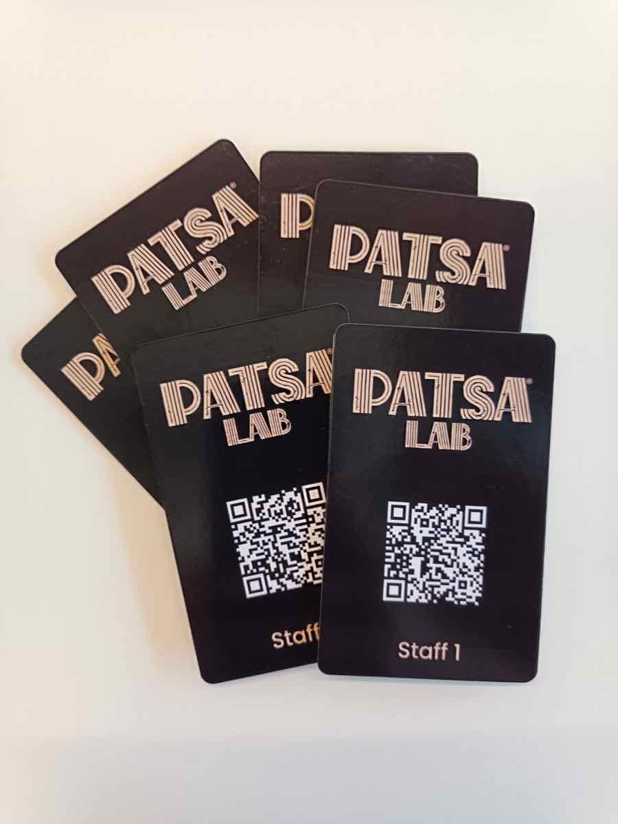Un ensemble de cartes NFC personnalisées pour Patsa Lab
