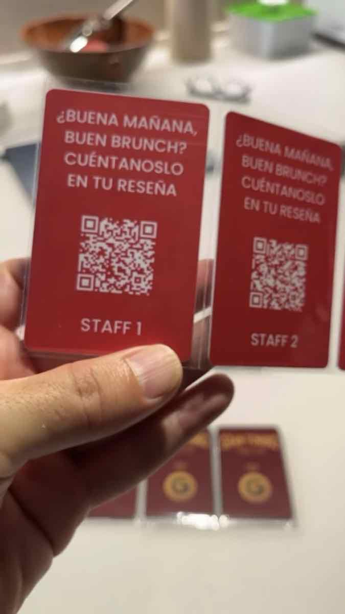 Cartes NFC du personnel de Tonino Café : « Bonjour, bon brunch ? »