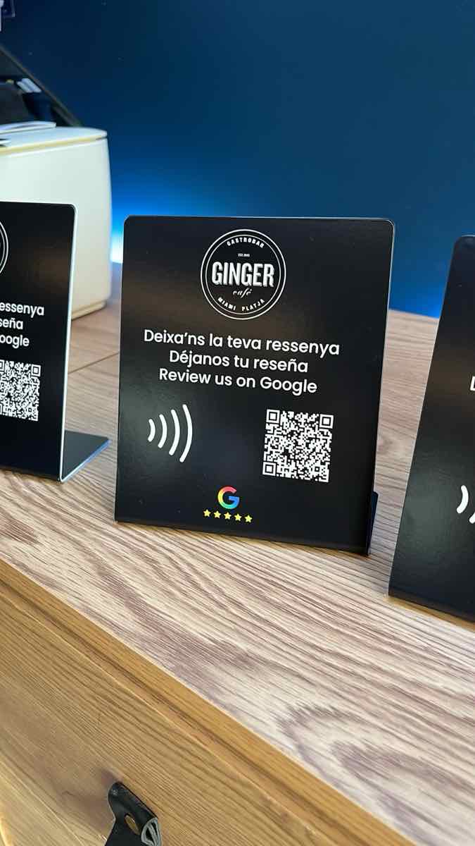 Stand NFC de table personnalisé pour Ginger Café